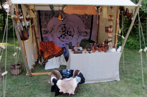 02_luebben_markt-arngrims-lederey_1200-800