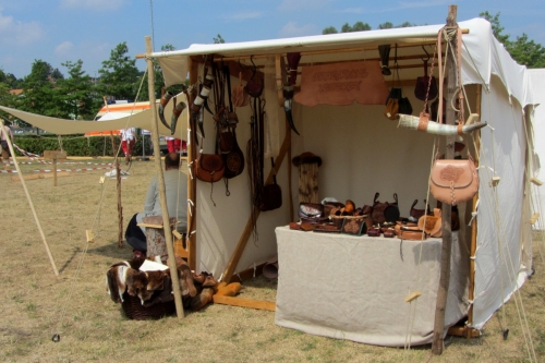 05_schleswig_markt-arngrims-lederey_1200-800