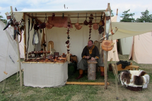 09_schleswig_markt-arngrims-lederey_1200-800