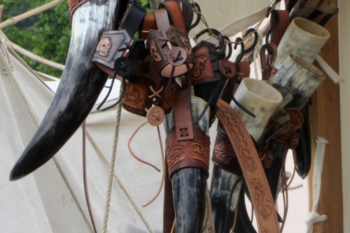 10_schleswig_markt-arngrims-lederey_1200-800