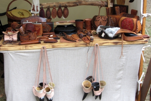19_trebsen_markt-arngrims-lederey_1200-800