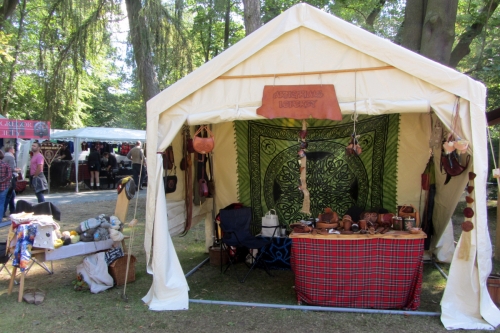 27_trebsen_markt-arngrims-lederey_1200-800